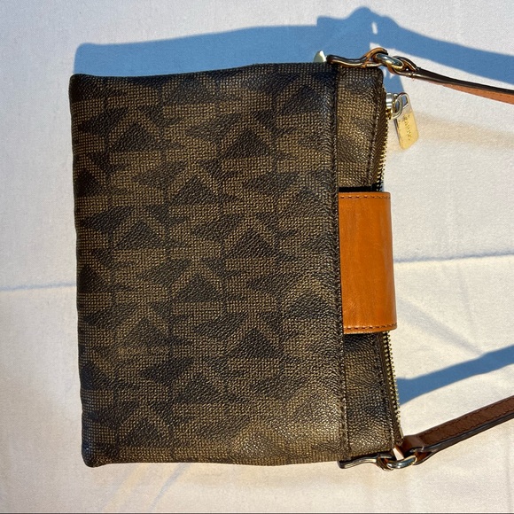 Michael Kors triple compartment logo crossbody - Picture 8 of 10